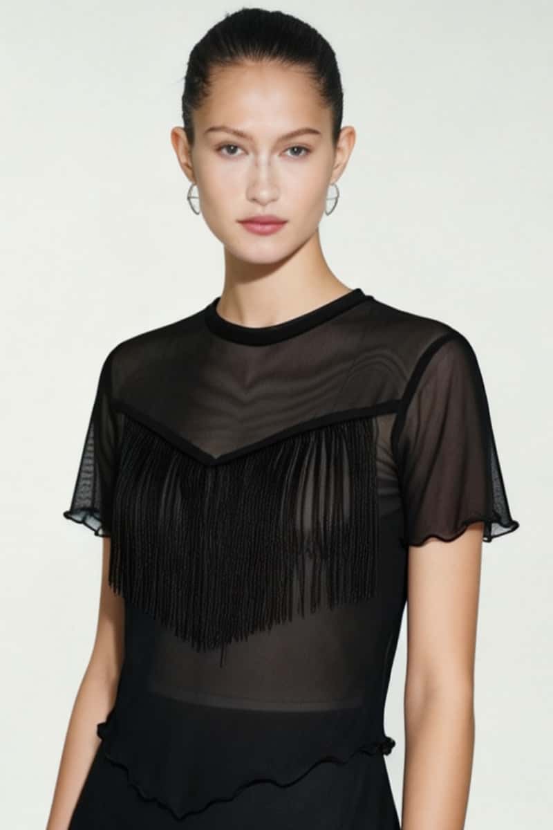 roughlow airy fringe sheer tops(ブラック) Slim Fit Short Sleeve Mesh Top|Sheer Yoke|Fringe Details|Lettuce