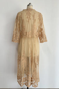 Poncho largo de encaje floral para mujer, con borde festoneado y abertura frontal - W-04-015-075Tan