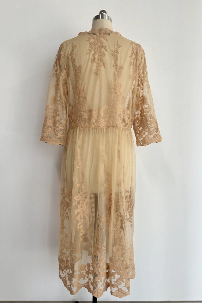 Poncho largo de encaje floral para mujer, con borde festoneado y abertura frontal - W-04-015-075Tan