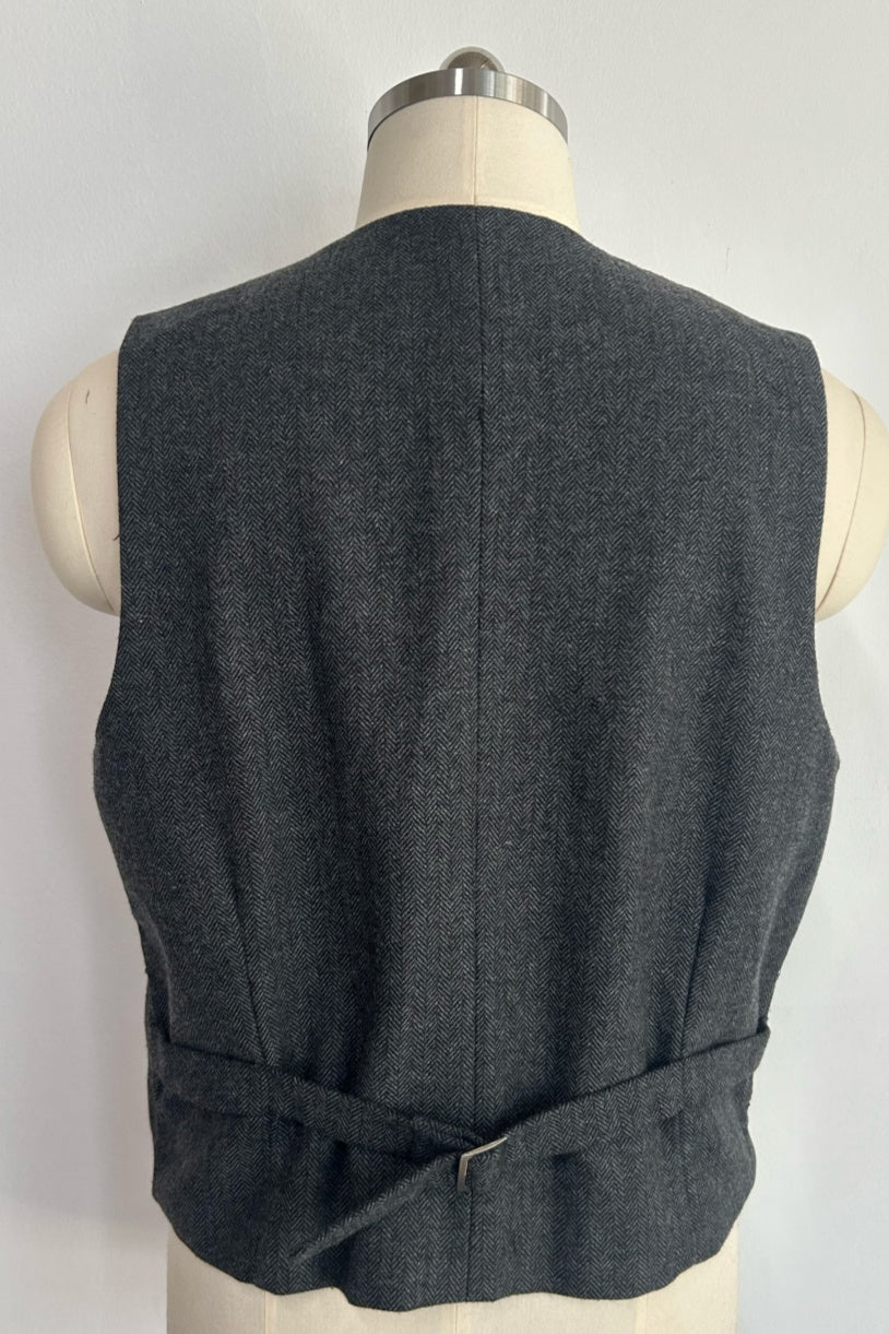 Chaleco clásico de lana de espiga para hombre | M-02-001 Carbón