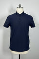 Polo unisex de piqué de alto rendimiento con costuras térmicas. Ideal para golf o ropa deportiva. M-01-007 Azul marino