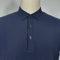Polo unisex de piqué de alto rendimiento con costuras térmicas. Ideal para golf o ropa deportiva. M-01-007 Azul marino