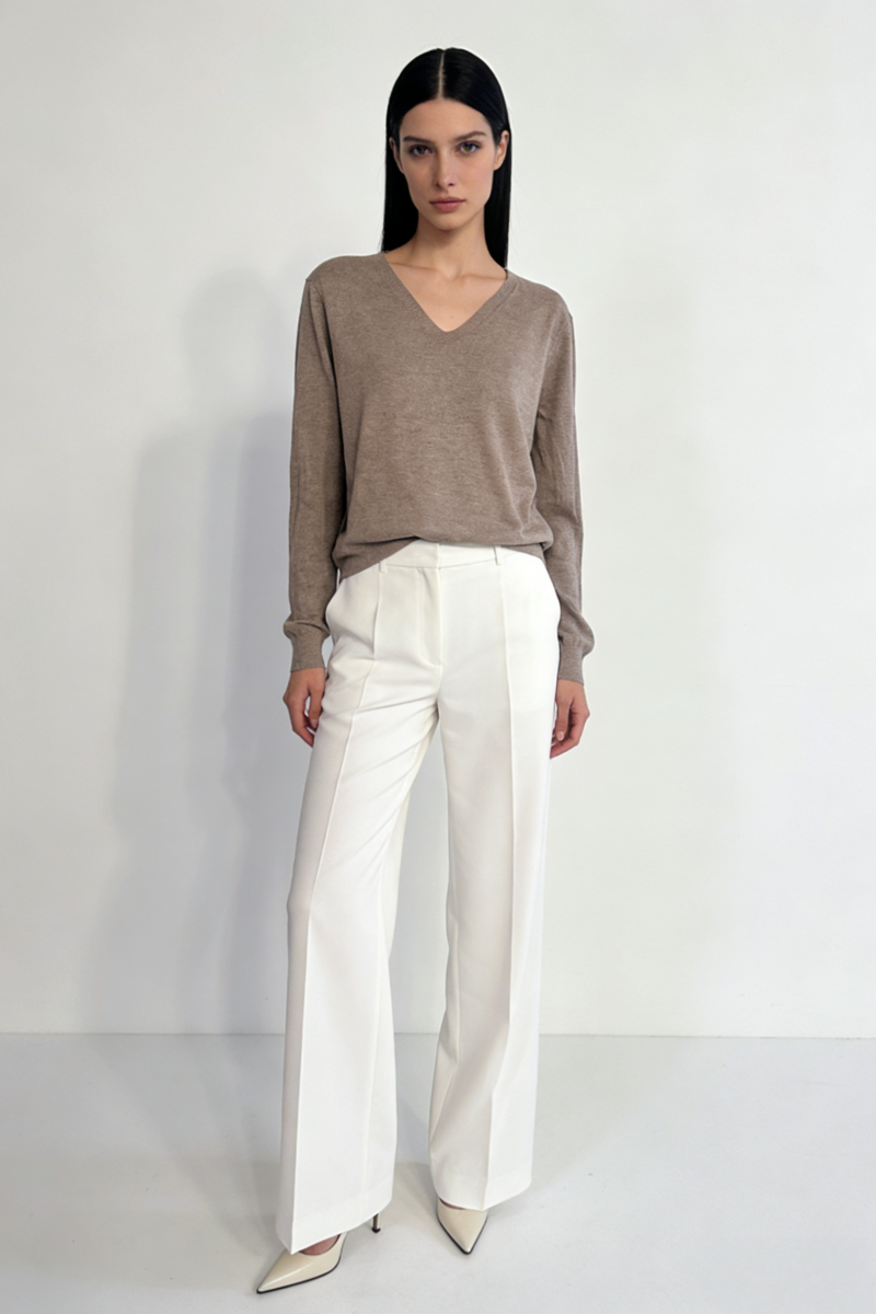 Suéter suave y acogedor con cuello en V para mujer | Talla única | W-03-011 | Negro