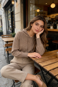 Suéter de punto suave con capucha para mujer - Estilo relajado y básico para el día a día W-03-012-Negro