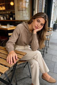 Suéter de punto suave con capucha para mujer - Estilo relajado y básico para el día a día W-03-012-Negro