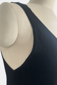 Chaleco de punto suave con cuello en V: prenda ligera para uso diario W-03-014 Negro