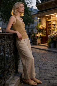 Chaleco de punto suave con cuello en V: prenda ligera para uso diario W-03-014 Negro