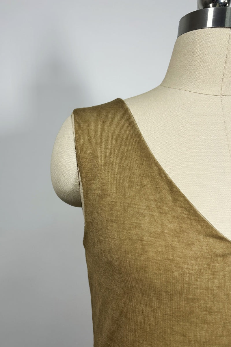 Camiseta de tirantes para mujer con escote en V, dobladillo con flecos y teñido en prenda - Cuerpo de doble capa W-04-003 DD Buckskin