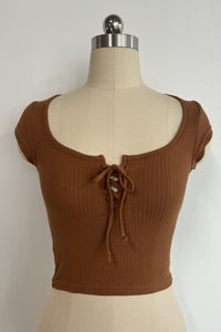 Body de mujer con cuello redondo, corte acanalado y cordones en mezcla de algodón - W-04-010-Mocha