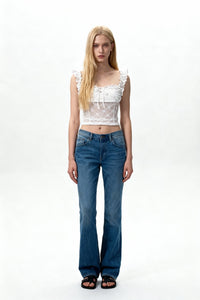 Camisola corta de encaje floral para mujer: nailon/spandex elástico, tirantes con volantes y detalle de lazo delantero - W-04-011 Blanco