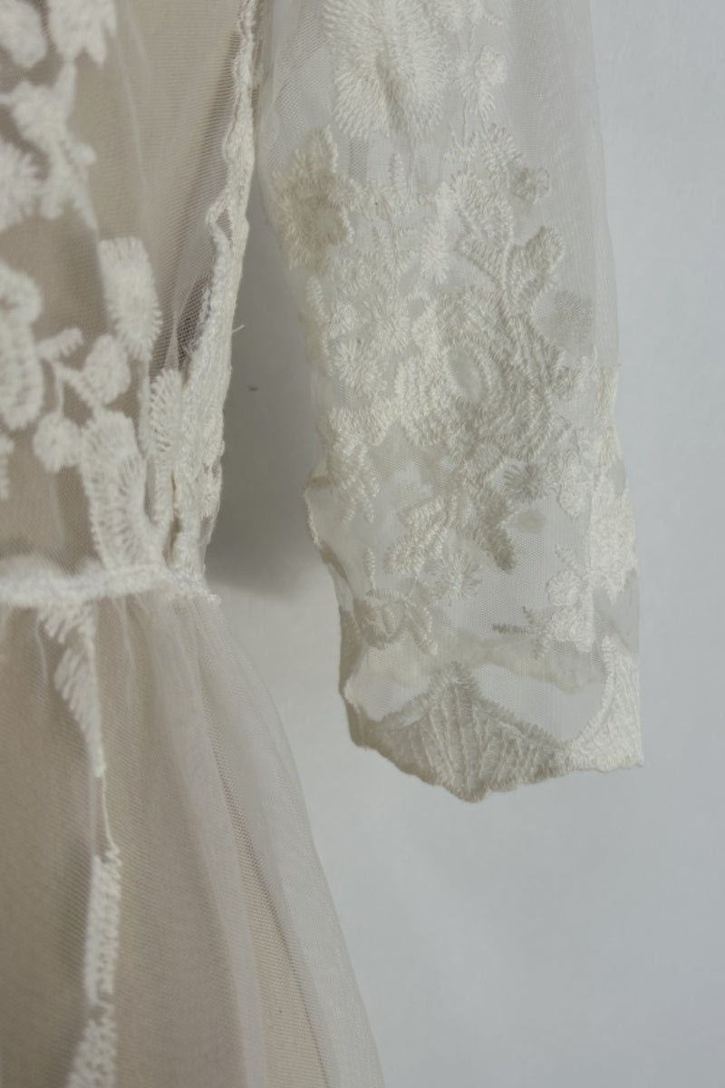 Women’s Floral Lace Longline Poncho – Scalloped Edge Open Front-W-04-015-020 Cream