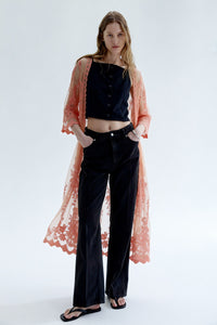 Poncho largo de encaje floral para mujer, con borde festoneado y abertura frontal - W-04-015-250 Coral