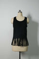 Camiseta de tirantes de ante sintético con escote redondo y flecos para mujer, color negro azabache - W-05-011-010