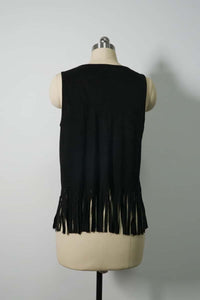 Camiseta de tirantes de ante sintético con escote redondo y flecos para mujer, color negro azabache - W-05-011-010