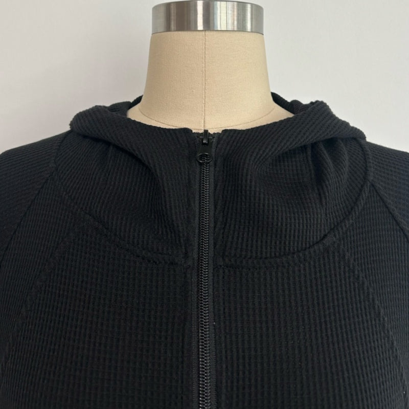 Sudadera deportiva con capucha y cremallera completa para mujer | Tejido de punto gofrado estructural de 260 g/m² | Bolsillo canguro | W-07-025-Negro