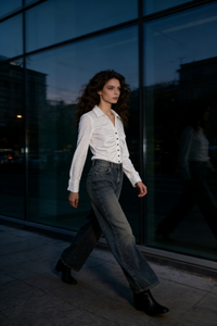 Camisa de terciopelo elástico texturizado con botones | Cuello femenino | W-08-001-020 Blanco