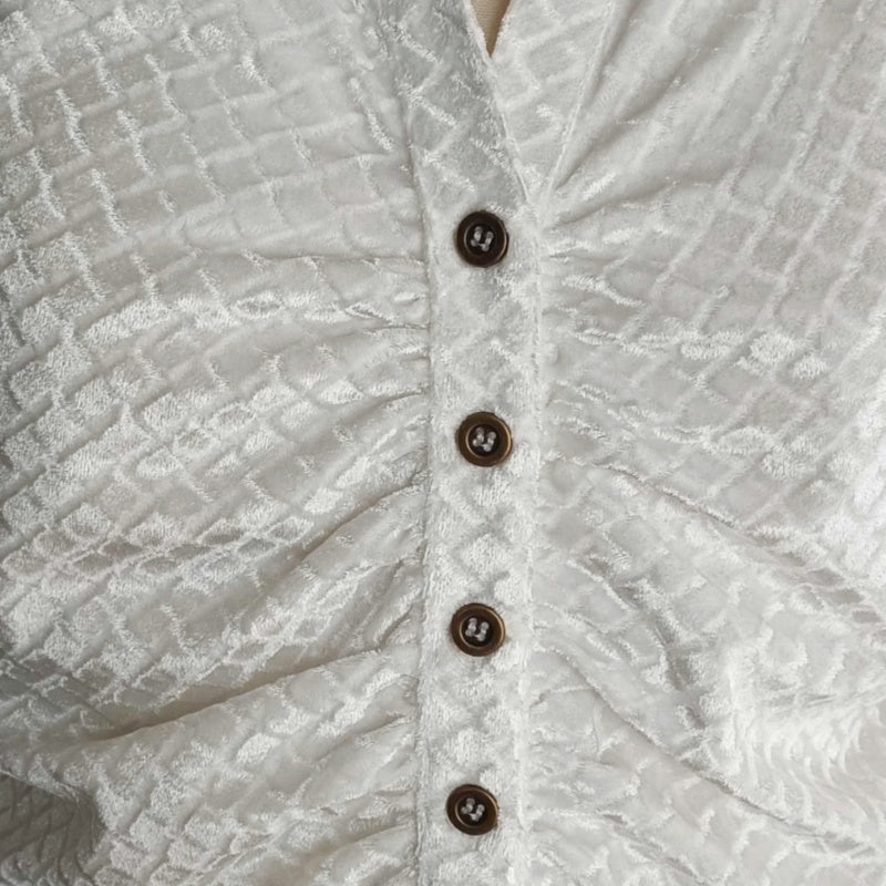 Camisa de terciopelo elástico texturizado con botones | Cuello femenino | W-08-001-020 Blanco