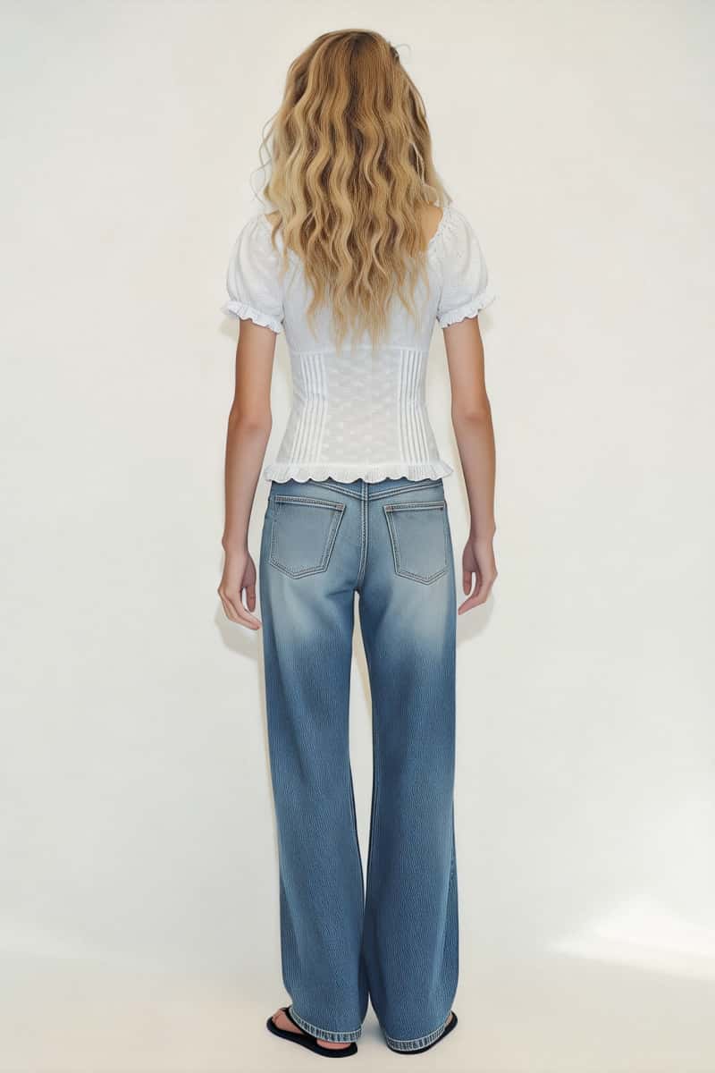 Blusa de algodón con ojales bordados atemporales y cuerpo tipo corsé con volantes en el escote - W-08-002 Blanco