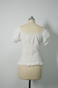 Blusa de algodón con ojales bordados atemporales y cuerpo tipo corsé con volantes en el escote - W-08-002 Blanco