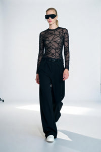 Top de malla flocada transparente con cuello medio para mujer | Manga larga | Estampado geométrico W-17-001 Negro