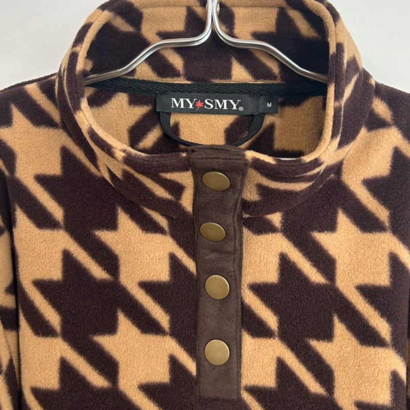 Comfortable daytime style, featuring a quarter-button design and fleece fabric, available in both boys' and girls' sizes