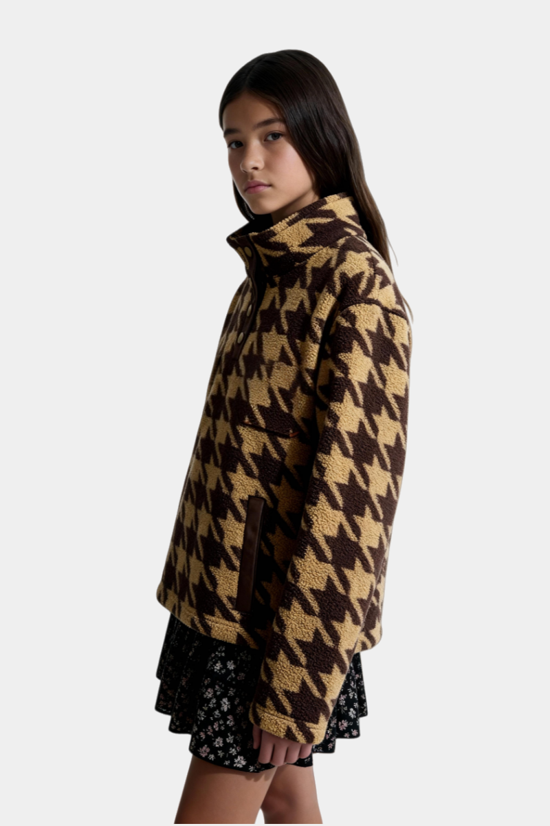 Comfortable daytime style, featuring a quarter-button design and fleece fabric, available in both boys' and girls' sizes
